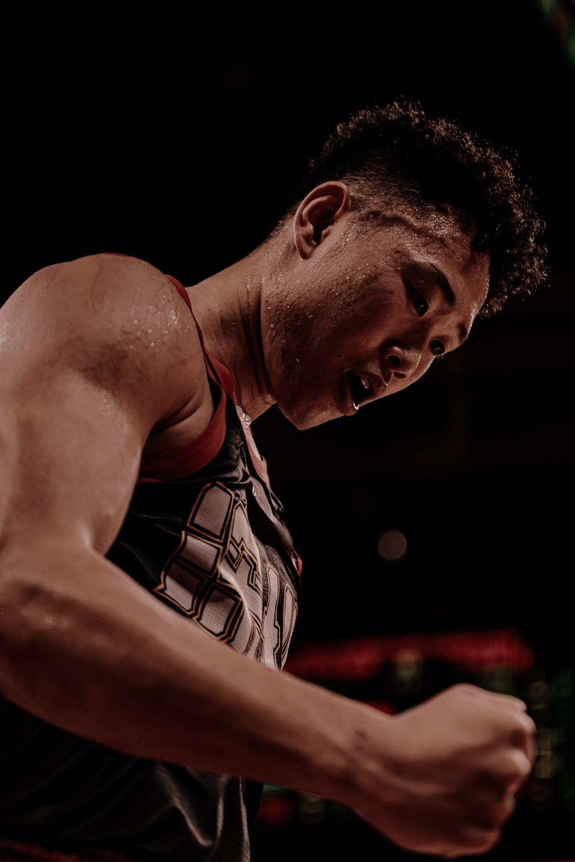 世俱杯官方APP-拿到了！队史第一个MVP！这可是中国男篮首发核心